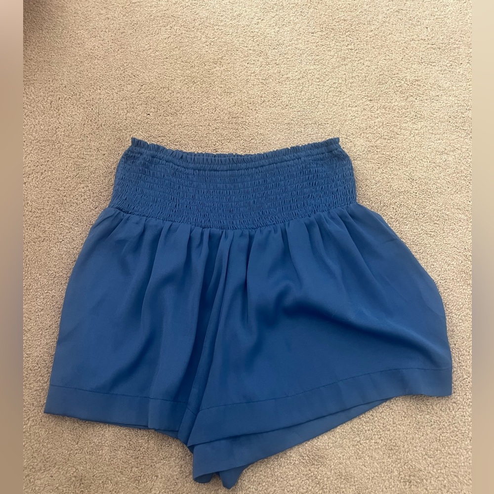 NWOT TCEC smocked shorts!